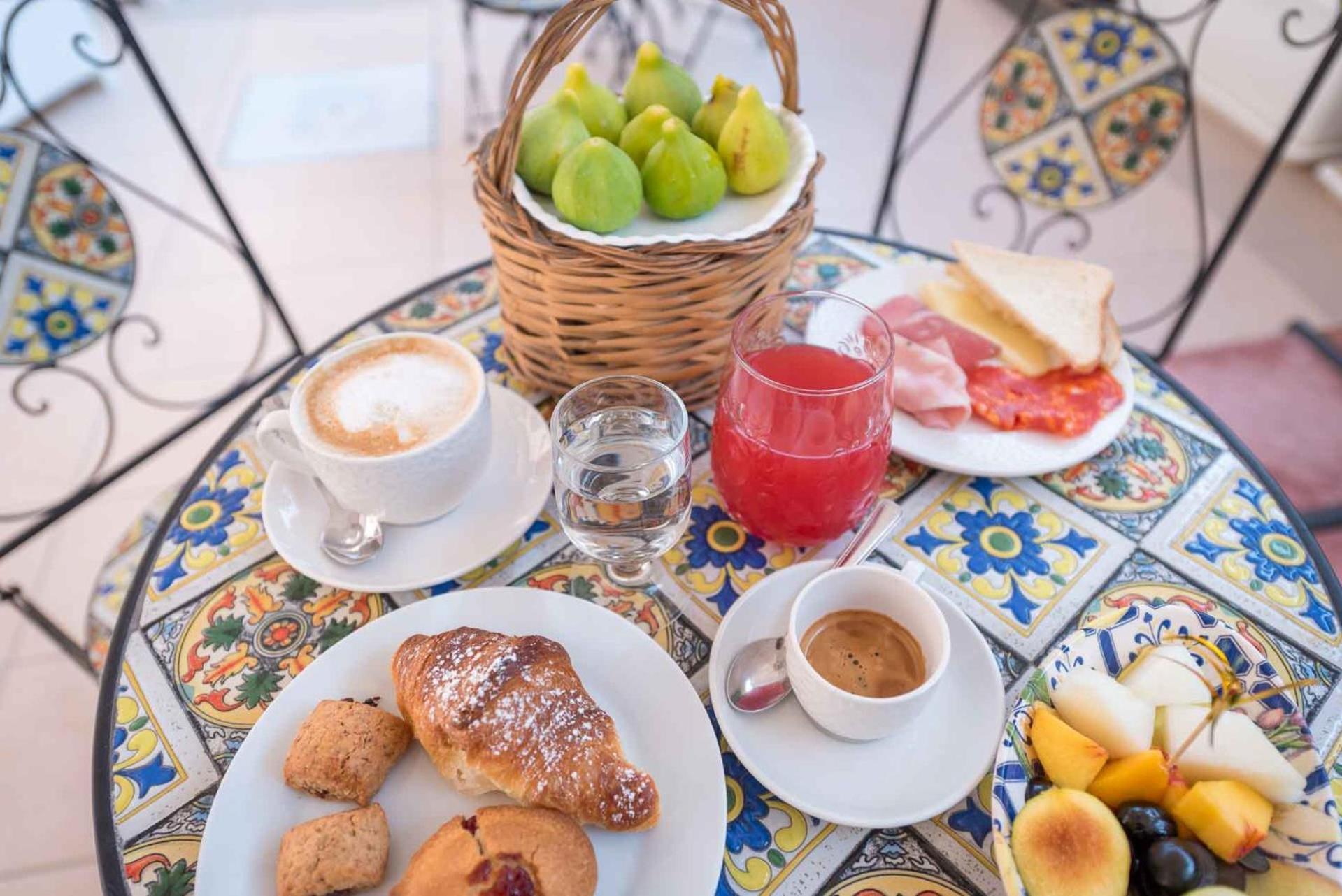 Saint Matthew B&B E Appartamenti By Latuapuglia サン・ピエトロ・イン・ベヴァーニャ エクステリア 写真