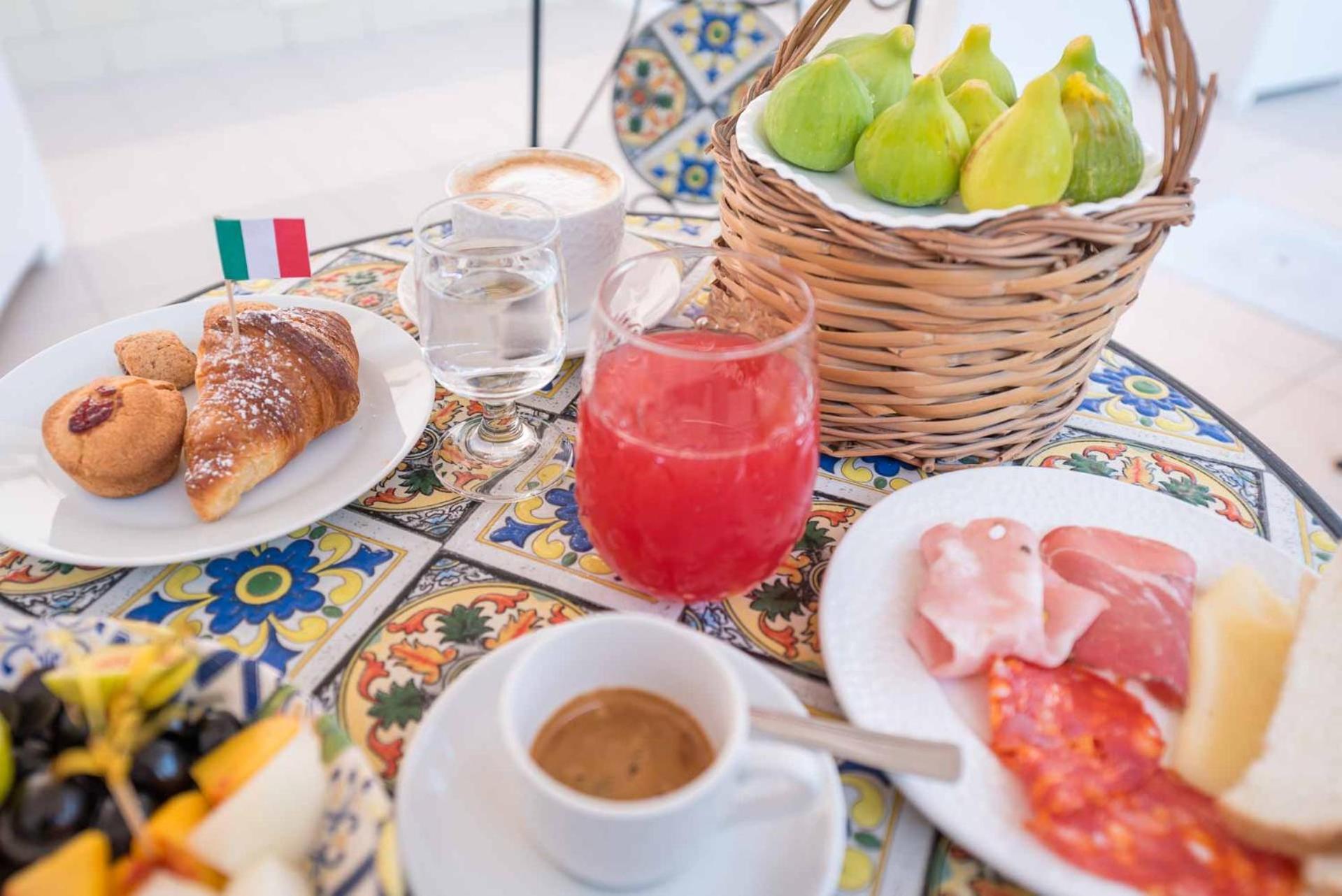 Saint Matthew B&B E Appartamenti By Latuapuglia サン・ピエトロ・イン・ベヴァーニャ エクステリア 写真