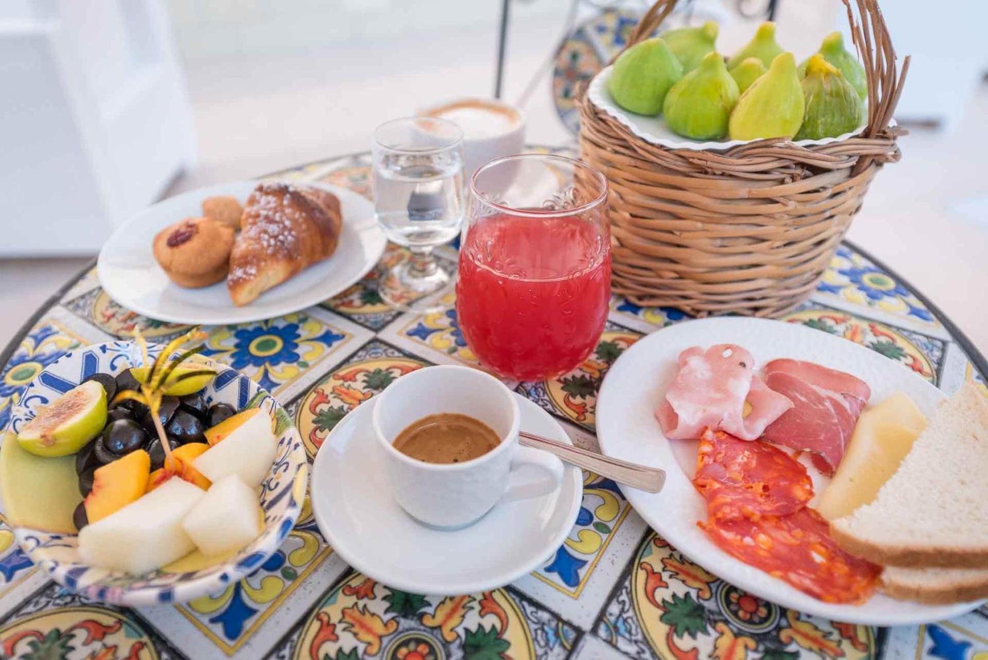 Saint Matthew B&B E Appartamenti By Latuapuglia サン・ピエトロ・イン・ベヴァーニャ エクステリア 写真